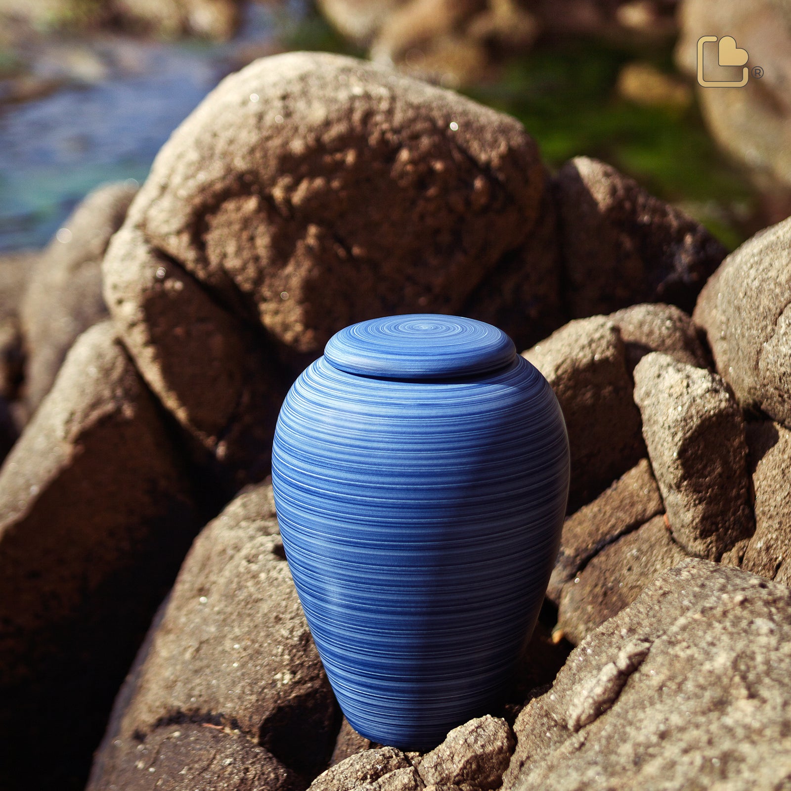 BA100 Mountain Lake Standard Adult Urn Eco Pigment