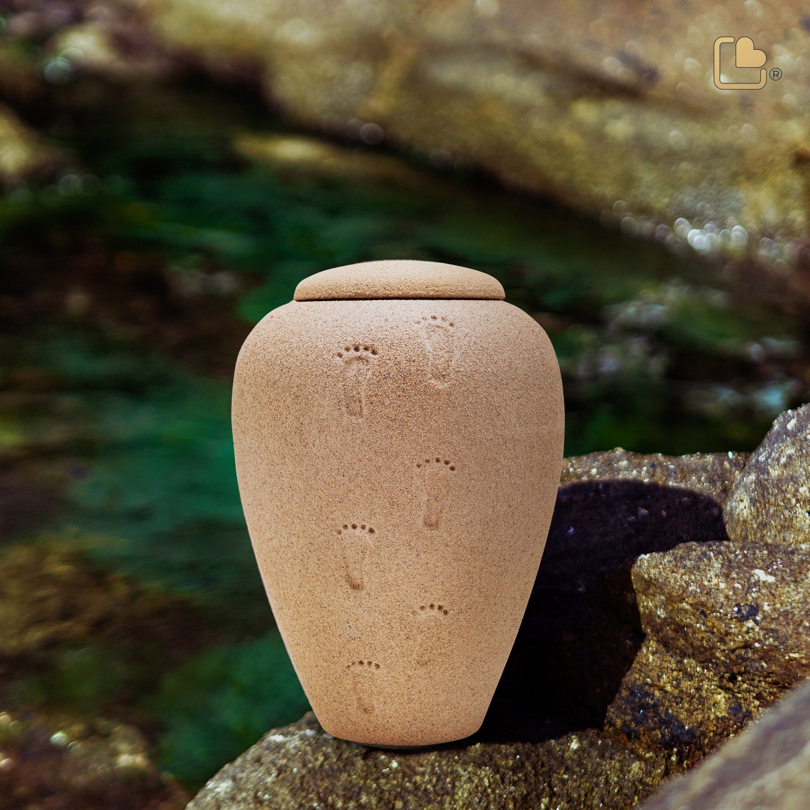 BA110 ShiftingSand Footprints Standard Adult Urn Eco Sand