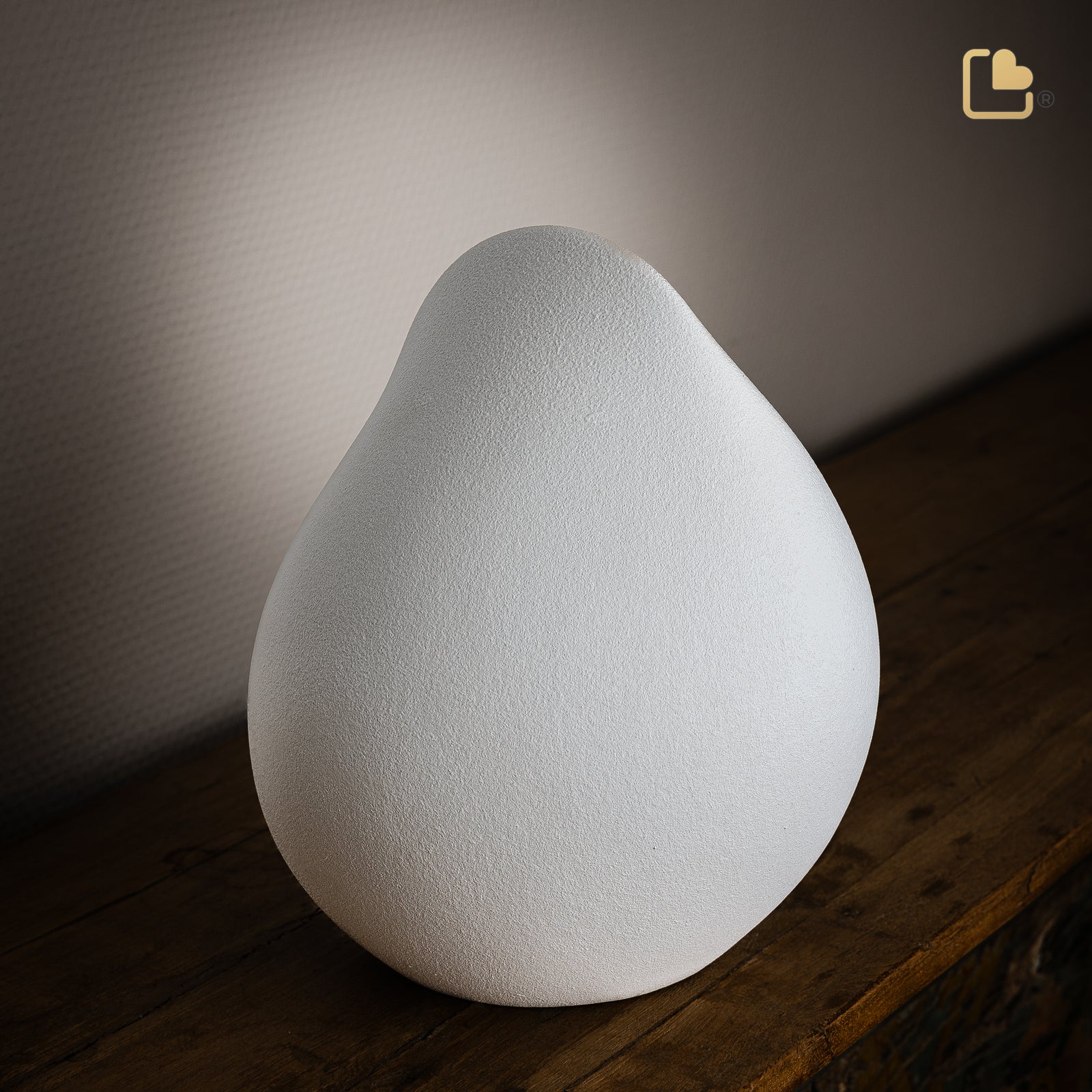 CA160 Soulful Shell Standard Adult Urn White