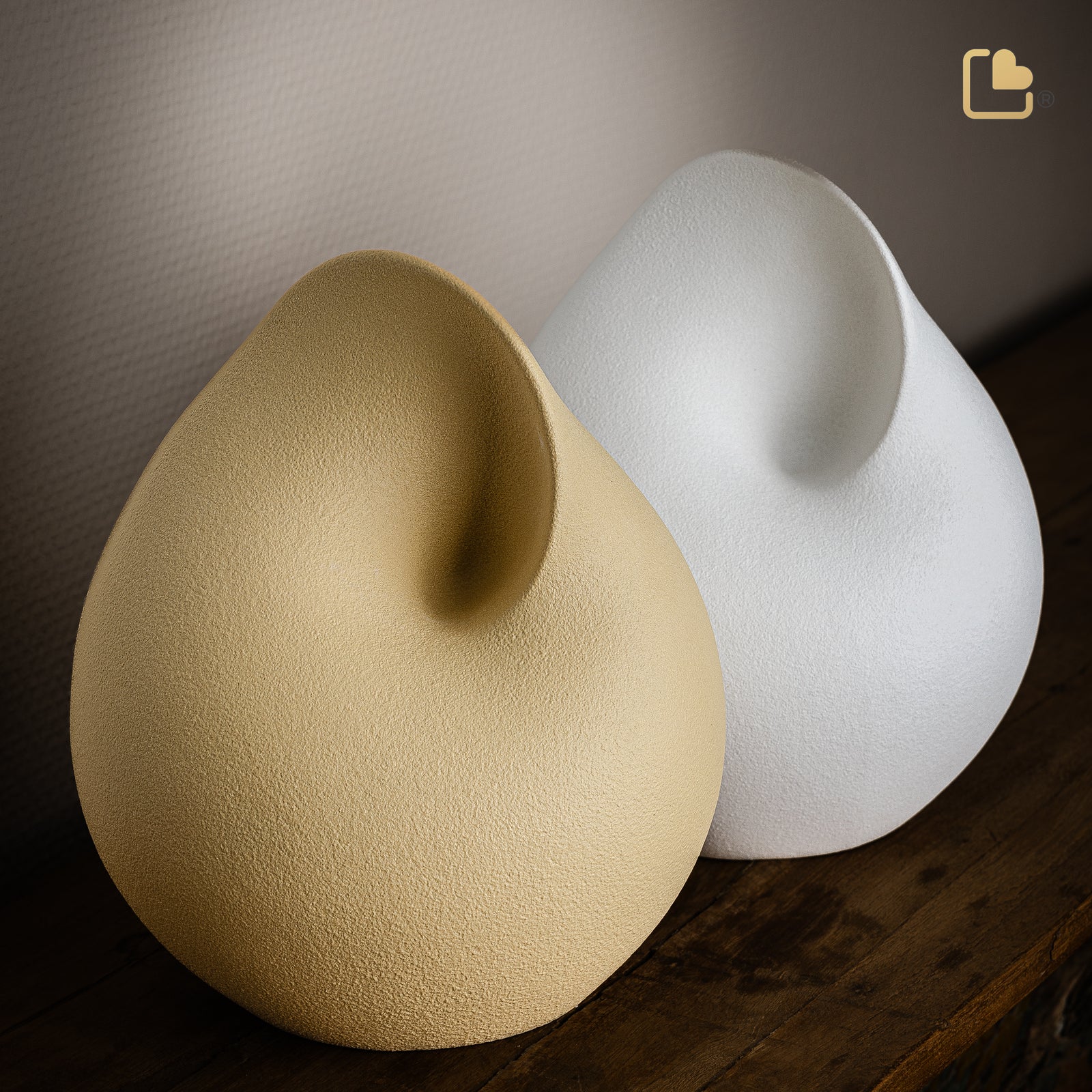 CA161 Soulful Shell Standard Adult Urn Yellow
