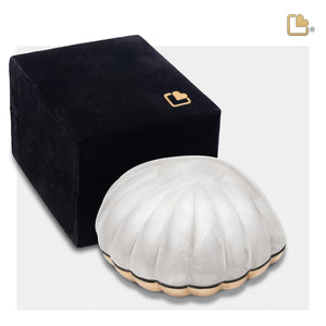K641 Shell Keepsake Urn Pearl White & Bru Gold
