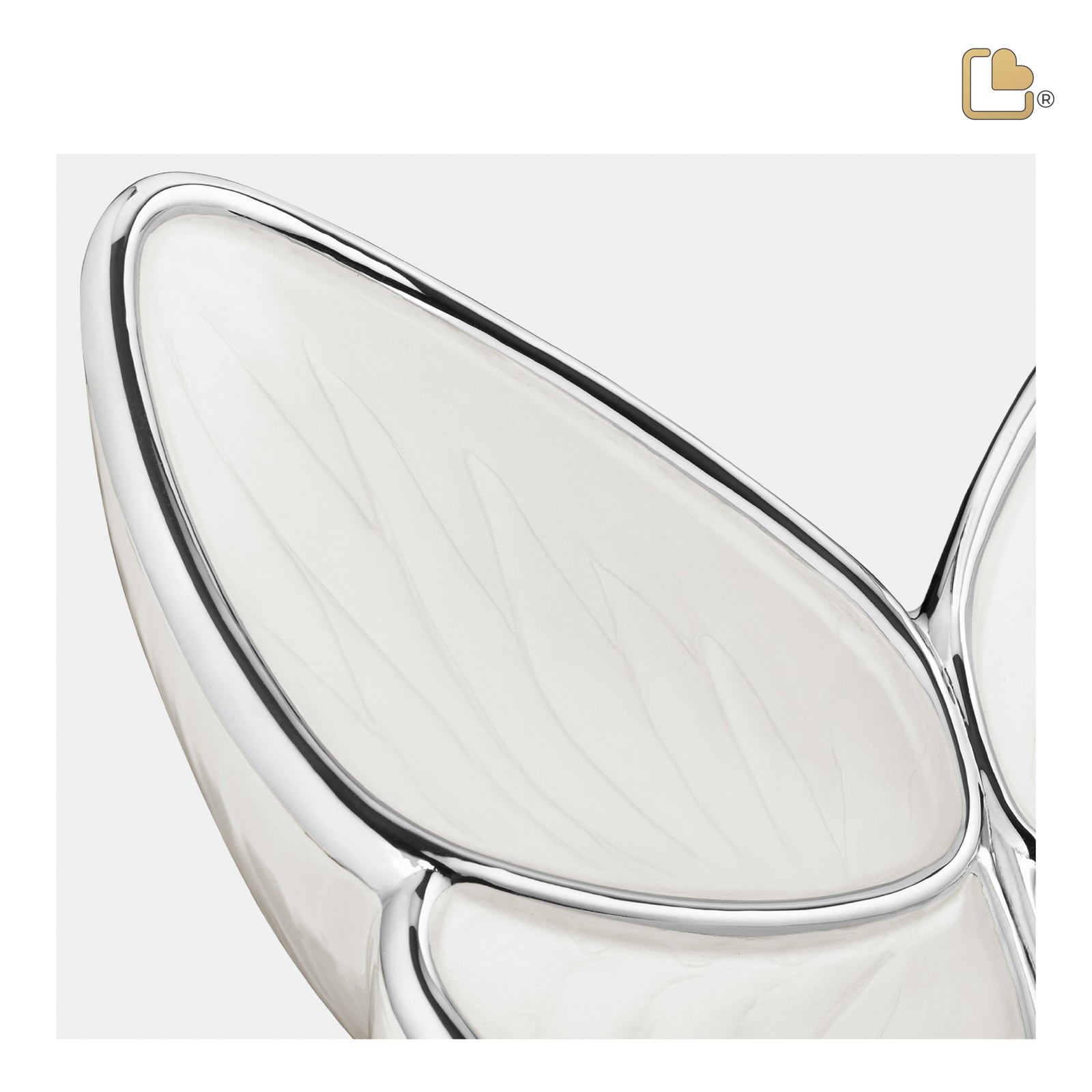 M1042 Wings of Hope Medium Urn Pearl White & Pol Silver