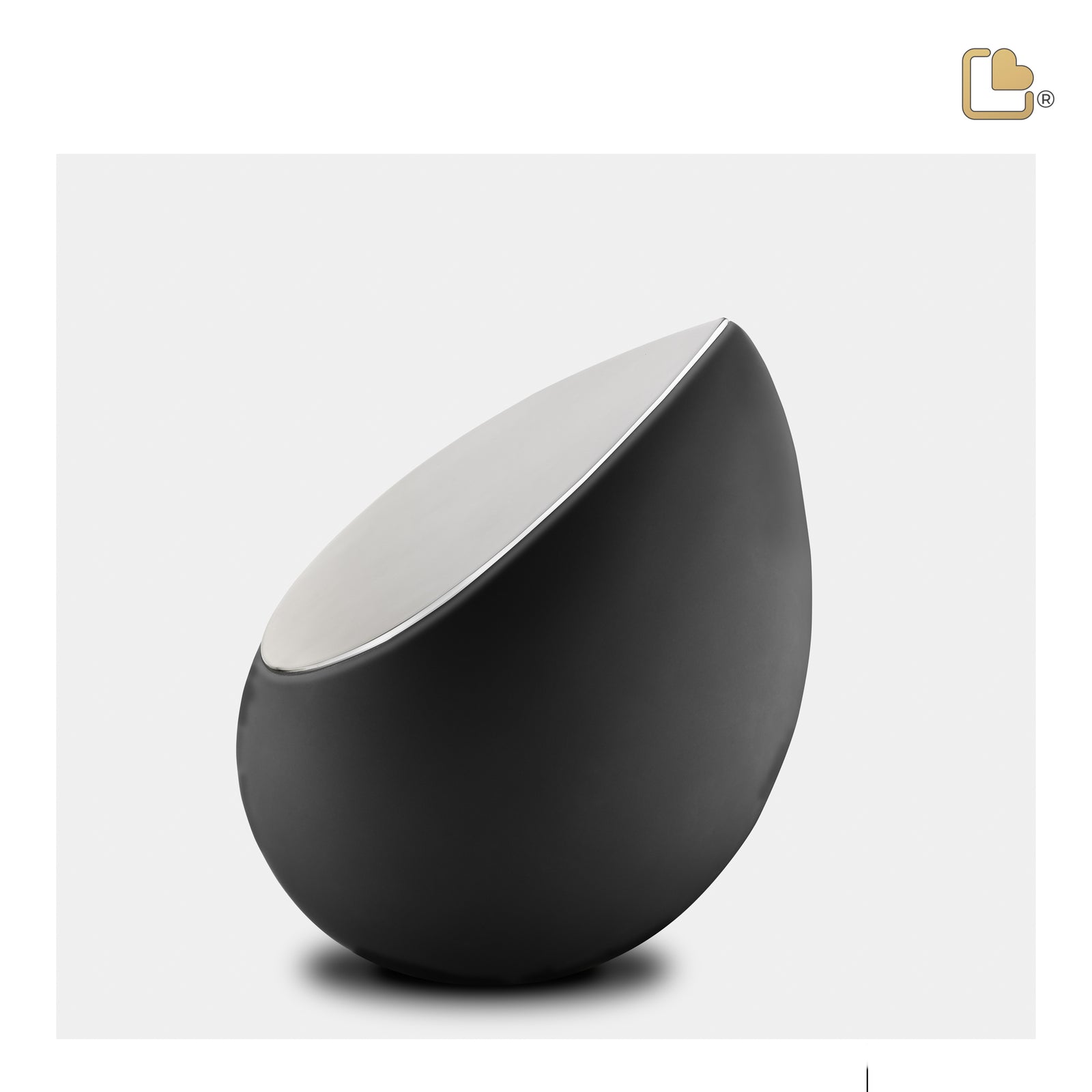 M583 Drop Medium Urn Black & Bru Pewter