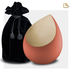 M587 Drop Medium Urn Terracotta & Bru Gold