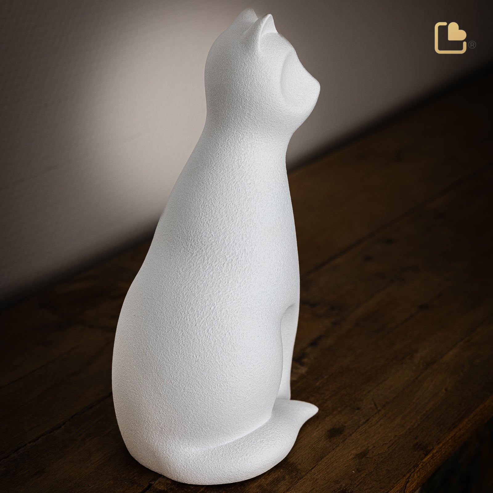 CP210   Cat Pet Urn Mist