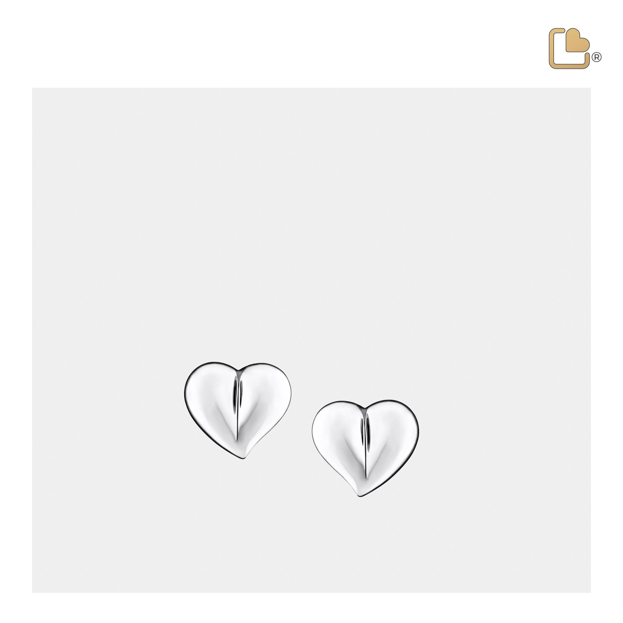 ER1010   LoveHeart Stud Earrings Pol Silver