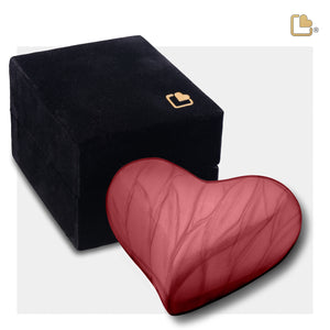 H680   Heart Keepsake Urn Pearl Crimson