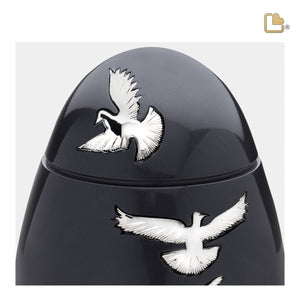 M270   Nirvana Adieu Medium Urn Midnight & Pol Silver