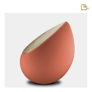 M587   Drop Medium Urn Terracotta & Bru Gold