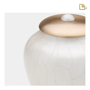 P522M   Simplicity Medium Pet Urn Pearl White & Bru Gold