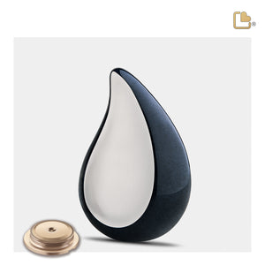 P580   TearDrop Medium Urn Midnight & Bru Pewter